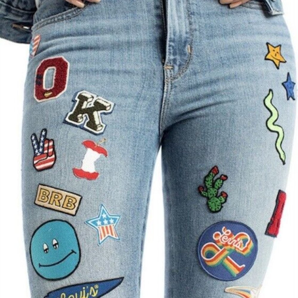 NWT Levi's 721 High Rise Skinny Jeans Light Wash Varsity Retro Patches Size 26